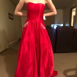 Red prom dress